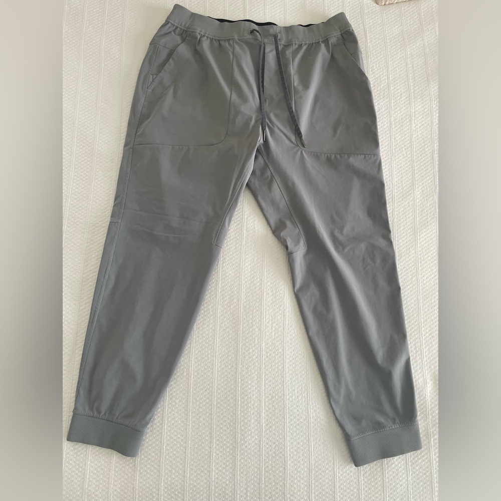 LULULEMON Men’s ABC Joggers XXL, 29 inch inseam, Warpstreme